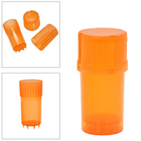 Broyeur de tabac en forme de bouteille en plastique à 3 niveaux, pot de stockage 2 en 1, broyeur d'herbes en plastique multicolore, fumer