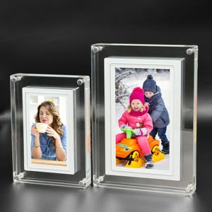 7-Inch Digitale Fotolijst, Acryl Videoframe Met Automatische Rotatie, <span class=keywords><strong>4Gb</strong></span> Geheugen En 2000Mah-Batterij, Ideale Desktopdecoraties - Product Image 2