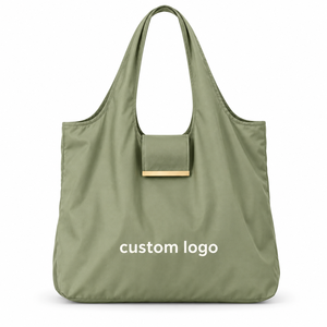 Sac fourre-tout en polyester écologique, pliable, recyclé, imperméable, avec logo personnalisé imprimé - Product Image 4