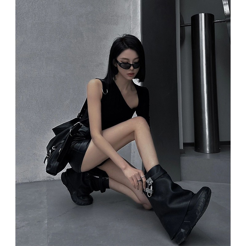 สีดำ (เส้นเดี่ยว)