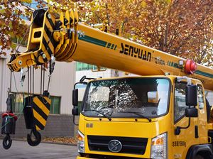 Grue mobile sur camion Senyuan de 10 tonnes avec flèche télescopique pour la construction - Product Image 3