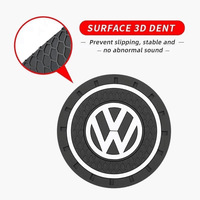 Tapis antidérapant en PVC à motif de marque de voiture pour porte-gobelet, sous-verre, kits d'intérieur et accessoires automobiles