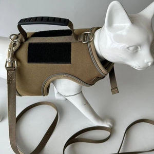 La correa de arnés de gato de malla de aire personalizada más Popular-Material de poliéster con patrón de cuadros suave y cómodo para paseos diarios - Product Image 1