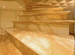 Design Moderni con Bordi in Marmo Giallo Siena Lucidato per Uso Alberghiero, 100% Marmo Naturale - Product Image 3