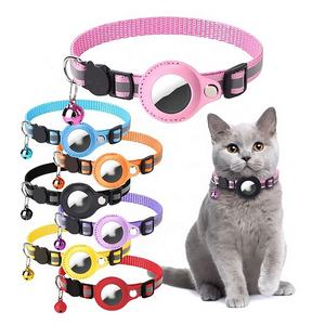 Kerah hewan peliharaan kucing bergaris Modern dapat diatur dengan Strip reflektif gesper terpisah dan bel pemegang Airtag untuk perjalanan yang aman - Product Image 1