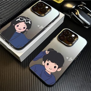 Cover per Smartphone con Simpatici Cartoni Animati e Coppia che si Trafigge i <span class=keywords><strong>Capelli</strong></span> per iPhone 16/15/14/13/12/11/Pro/Pro Max/Plus/<span class=keywords><strong>X</strong></span>/XS/XR - Product Image 2