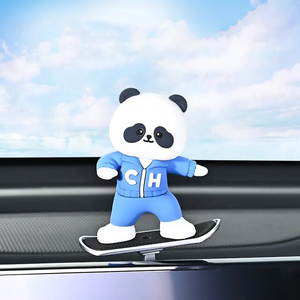 Kit de décoration intérieure de voiture avec figurine de panda sur skateboard pour console centrale - Product Image 5