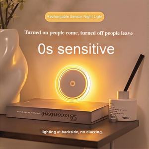 Lámpara LED Recargable USB con Sensor de Movimiento, Luz Nocturna Moderna para Escaleras, Interruptor Automático, Luz Blanca Cálida, Uso Doméstico - Product Image 3