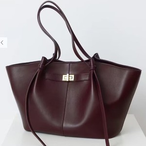 Sacs à main décontractés surdimensionnés pour femmes à la mode pour les femmes d'affaires Grand sac à main à bandoulière avec long pompon Peut contenir un ordinateur portable - Product Image 1