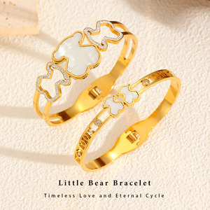 <span class=keywords><strong>Bracciale</strong></span> da donna in acciaio inossidabile placcato <span class=keywords><strong>oro</strong></span> con design floreale alla moda <span class=keywords><strong>e</strong></span> <span class=keywords><strong>madreperla</strong></span>, idea regalo - Product Image 1
