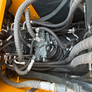 Excavadora HX200 de Alta Calidad |   Excavadora Hidráulica de Orugas Duradera de 20 Toneladas |   Potente Máquina de Movimiento de Tierras para Proyectos de Construcción - Product Image 4