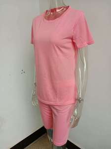 Completo Estivo da Donna Personalizzabile con Logo, Due Pezzi Sopra il Ginocchio, Traspirante e ad Asciugatura Rapida in Poliestere/Cotone: <span class=keywords><strong>T</strong></span>-<span class=keywords><strong>Shirt</strong></span> e Pantaloncini da Ciclista - Product Image 6