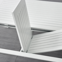 Mesa de Comedor Extensible Blanca con Superficie de Aluminio Alistonado para Patio, Jardín, Terraza y Entretenimiento al Aire Libre