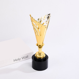 Nouveau trophée en cristal blanc trophée <span class=keywords><strong>de</strong></span> prix d'hôte <span class=keywords><strong>de</strong></span> concours <span class=keywords><strong>de</strong></span> <span class=keywords><strong>chant</strong></span> <span class=keywords><strong>de</strong></span> musique d'oreille <span class=keywords><strong>de</strong></span> <span class=keywords><strong>blé</strong></span> en métal creux <span class=keywords><strong>de</strong></span> haute qualité - Product Image 2
