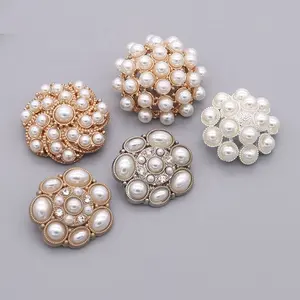 Boutons en cristal de strass et perles pour mariage, avec tige, creux, cousus à la main, trou pour couture, bijoux en métal pour chemises et manteaux - Product Image 1