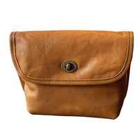 Tas Selempang Kulit Asli Logo Kustom, Tas Messenger Kulit Sapi Vintage dengan Tutup Lipat dan Tali Pengikat yang Dapat Disesuaikan untuk Perjalanan Sehari-hari Wanita