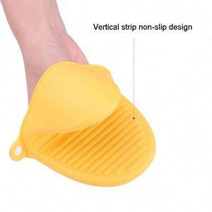 Silicone Baking Oven Mitts Microwave Oven Mitts Insulation Non Stick Anti-slip Grips Bowl Pot Clips Kitchen Gadgets - Product Image 3
