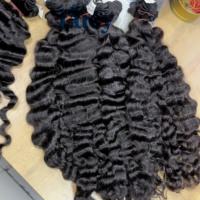 Venta al por Mayor de Paquetes de Cabello Indio Virgen, Extensiones de Cabello Humano Rizado Birmano con Cutícula Alineada