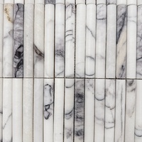 Carrelage mosaïque hexagonal cannelé en marbre naturel poli à chevrons, épais, pour salle de bain de villa moderne, design graphique d'intérieur