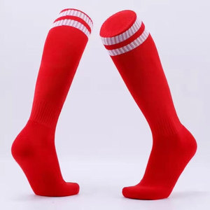 Vente en gros de chaussettes de sport pour hommes, personnalisables avec logo, couleur et taille, épaisses, confortables, respirantes et anti-humidité, pour le basketball - Product Image 1