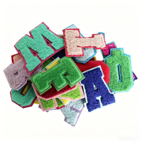 Vente en gros de patchs brodés en lettres alphabet en chenille de haute qualité, écologiques, en polyester, avec paillettes, adhésifs, à repasser