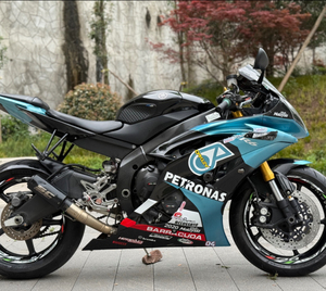 Venta con Descuento de Motocicletas Grandes Usadas para Modificación R6 con Sistema de Escape, el Sonido Es Muy Explosivo - Product Image 1