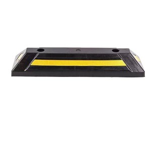 Cale de roue en caoutchouc Qifeng pour stationnement, pour parking et allée. - Product Image 1