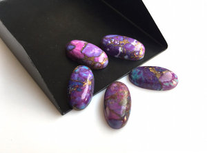 Turquoise violette naturelle, cabochon ovale long, pierre précieuse en vrac avec jeu de couleurs et éclat, taille personnalisable pour la fabrication de bijoux - Product Image 2