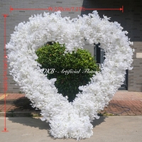 Arche florale artificielle en forme de cœur romantique, entièrement blanche, pour proposition de mariage, cérémonie de fiançailles, décoration de toile de fond photo