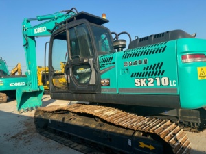 Kobelco SK2108 d'occasion, conforme aux normes Tier 3 mondiales, PLC, boîte de vitesses, moteur, pompe, 88% de durée de vie UC, zéro fuite, force de creusement 32k, 21 tonnes, 121 kW, prêt à être expédié - Product Image 6
