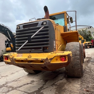 รถตักล้อยาง Volvo L180E มือสอง สภาพดี เครื่องยนต์แข็งแรง ระบบไฮดรอลิกทรงพลัง เกียร์เชื่อถือได้ ยางทนทาน - Product Image 6