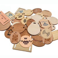 Mini-étiquette RFID NFC personnalisable à puce intelligente 13,56 MHz en bois massif étanche pour carte de visite, carte de membre, chambre d'hôtel, ascenseur communautaire