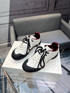 อเล็กซานเดอร์ แฟชั่นทันสมัย ​​เรียบง่าย ทันสมัย ​​สีเรโทร บล็อกสี รองเท้ากีฬาลำลอง หัวกลม สีแพนด้า อเนกประสงค์แมค.ควีน - Product Image 2