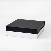 Boîte cadeau magnétique carrée avec couvercle rabattable 33x33x5,1cm Noir mat Laminage mat Écologique Boîte d'emballage pour bijoux, cosmétiques, montres