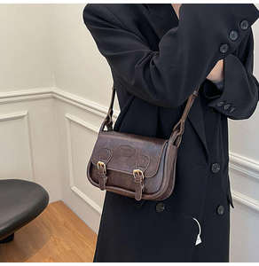 Nuevo bolso bandolera estilo retro Maillard para mujer, moderno bolso cuadrado tipo saddle. - Product Image 6