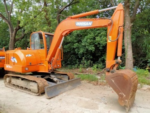 รถขุดขนาดเล็ก 7 ตัน ยี่ห้อ Doosan รุ่น DH70 DH60 ผลิตในเกาหลี ใช้งานน้อย แท้ๆ พร้อมระบบไฮดรอลิก - Product Image 2