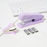 Engrapadora de Escritorio con Base Antideslizante para Encuadernación Ordenada de Contratos y Documentos de Oficina
