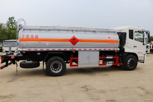 Camion-citerne à huile Dongfeng Tianjin 4x2 6000L, petit camion-citerne à diesel pour chantier de construction - Product Image 6