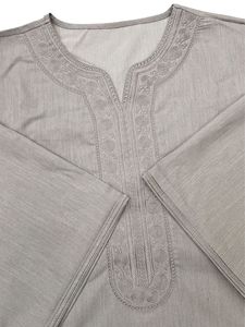 XP070 marocchino ricamato tradizionale da uomo con motivo a manica svasata grigia Jibba - Product Image 4