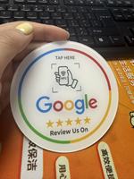 Autocollants NFC en acrylique 13,56 MHz avec puce 1K, étanches, avec code QR pour les avis Google, pour restaurants et hôtels, logo personnalisé, emballage en vrac OEM