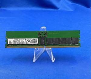 Mémoire 32 Go DDR5 6400 Mbps ECC RDIMM 2Rx8 288 broches PC5-51200 pour serveur de centre de données, informatique en nuage, M321R4GA3EB2-CCP - Product Image 1