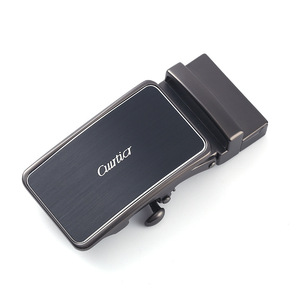 Cinturón de acero inoxidable con hebilla automática personalizada para hombre, con hebilla rectangular, para trajes y ropa informal. - Product Image 4