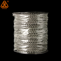 Store à fenêtre unique traditionnel avec conception de chaîne de perles en métal