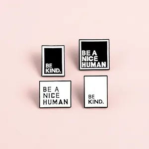 4 Buah/Set Be Just Nice Human Enamel Pin Pin Lencana Hitam dan Putih Tas Bros Pin Kerah Tas Sederhana Mode Hadiah Perhiasan