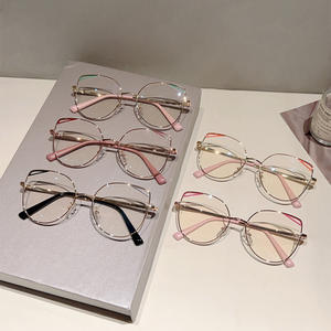 Mode nouveau oeil de chat creux métal Anti-lumière bleue lunettes Simple haut de gamme personnalité monture de lunettes pour les femmes - Product Image 2