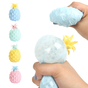 Jouet anti-stress en forme d'ananas pour enfants, en TPR souple, à presser, amusant et moelleux - Product Image 1