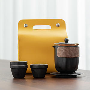 <span class=keywords><strong>Tazza</strong></span> da tè in ceramica nera a prova di calore con colino <span class=keywords><strong>tazza</strong></span> da tè portatile antiurto All-in-one confezione <span class=keywords><strong>regalo</strong></span> <span class=keywords><strong>tazza</strong></span> da tè alle erbe in ceramica - Product Image 1