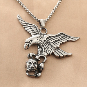 Collier avec pendentif aigle en acier inoxydable pour homme, style punk rétro 190111 - Product Image 1