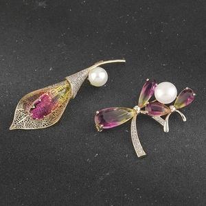 เข็มกลัดโลหะประดับเพชรเทียมสไตล์เรโทรสุดหรูสำหรับผู้หญิงและผู้ชาย เหมาะสำหรับงานแต่งงานและแฟชั่น เครื่องประดับเสื้อผ้าส่วนตัว - Product Image 6