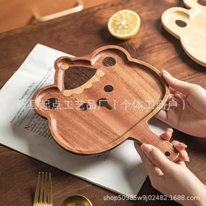 Bandeja de madera con dibujos animados de osito y conejito con asa para servir frutas y bocadillos - Product Image 3